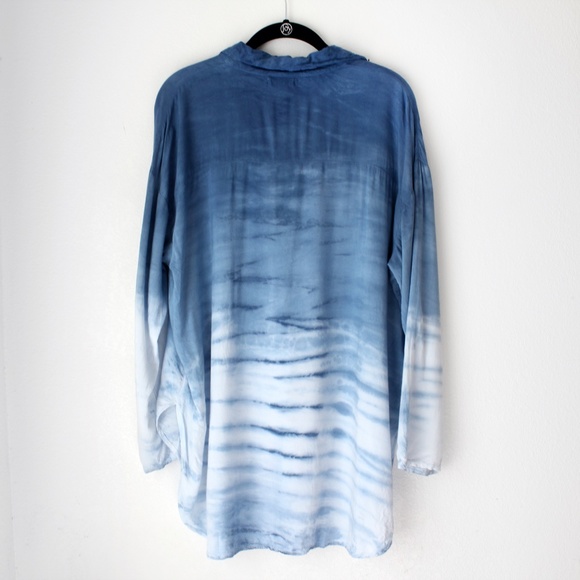 ✨UO - Blue Bridgette Dip-dye Popover Shirt ✨ - Picture 6 of 8